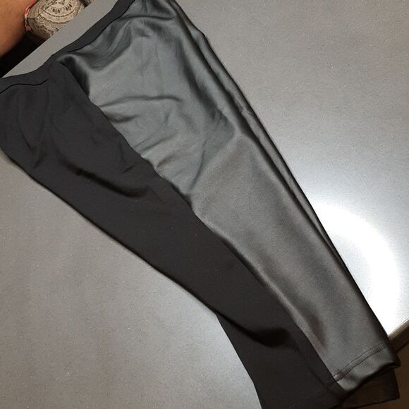 Black Capris with Pleather in Front and Stretchy Material in Back - Picture 5 of 9